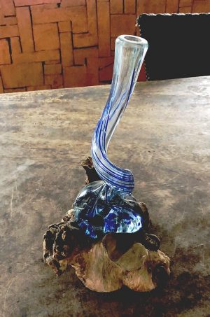 Glass decoration with roots