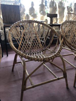 Round rattan chair - Chaise ronde en rotin