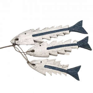 Un ensemble de 3 poissons en bois