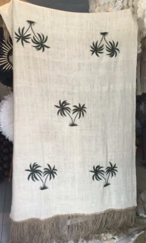 Luisa Throw Coconut Motif