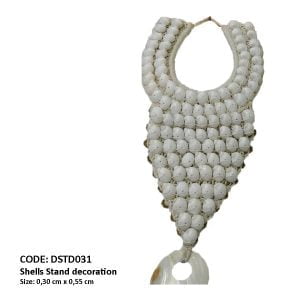 Colliers de gros coquillage blanc