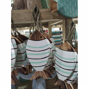 Un ensemble de 3 poissons en bois
