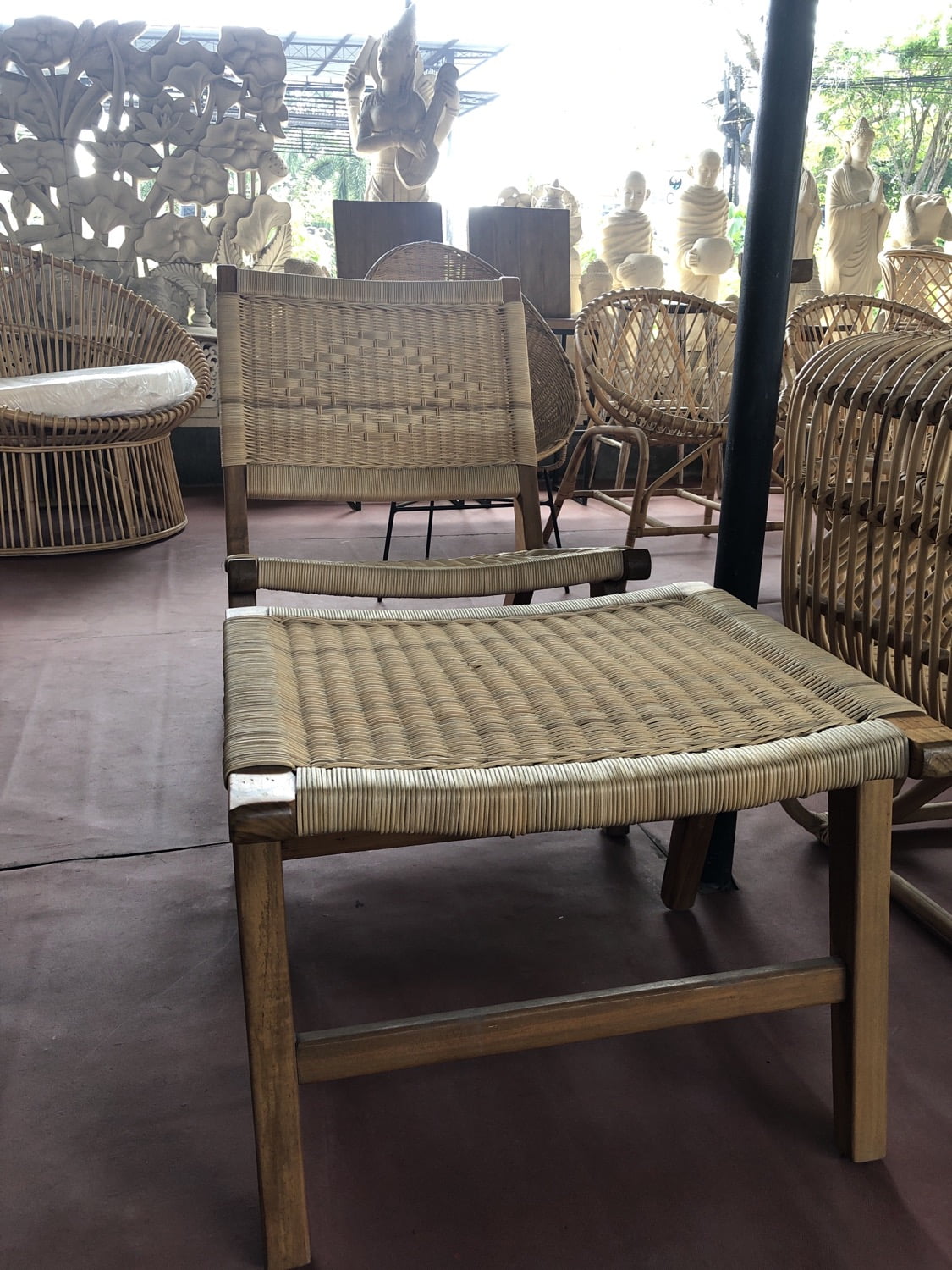Table & chaise en rotin pieds bois - Table et chaise en rotin pieds bois