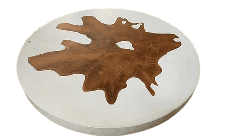 Table ronde en bois avec résine