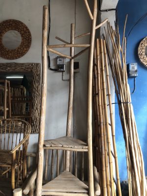 Supports d'angle en bois