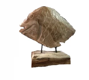 Wooden fish decoration - Poisson en bois sur support