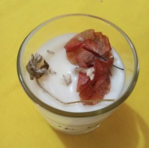 Scented soy candle