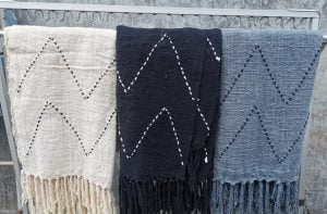 Plaid Broderie Lignes