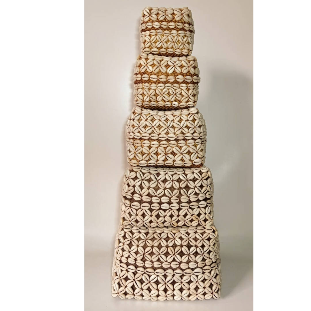 Un Ensemble De 5 Boites Bali Avec Des Coquillages