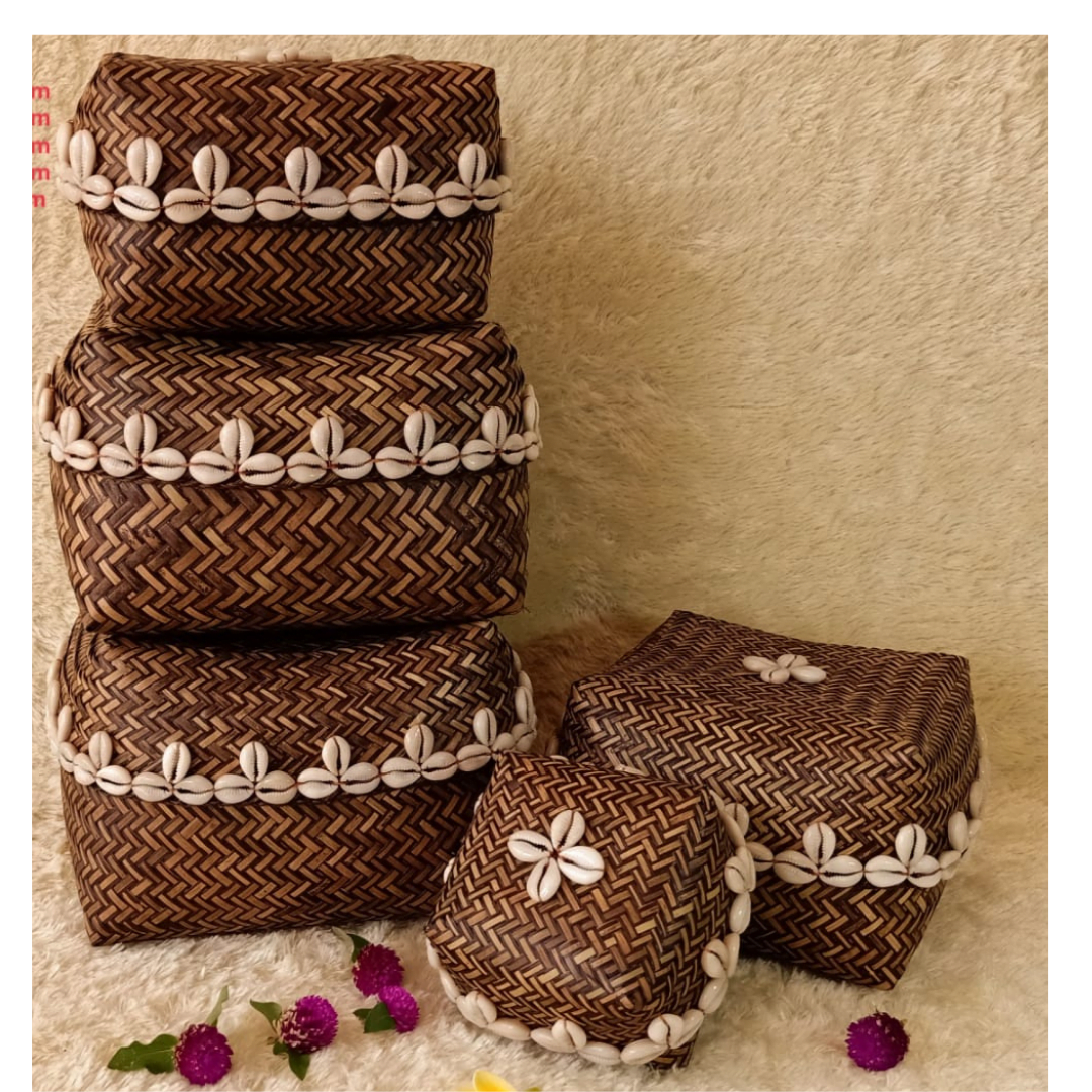 A Set Of 5 Bamboo Box With Sea Shells