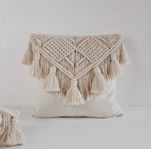 Losa Macrame Pillow Cover with Tassel – Image 4