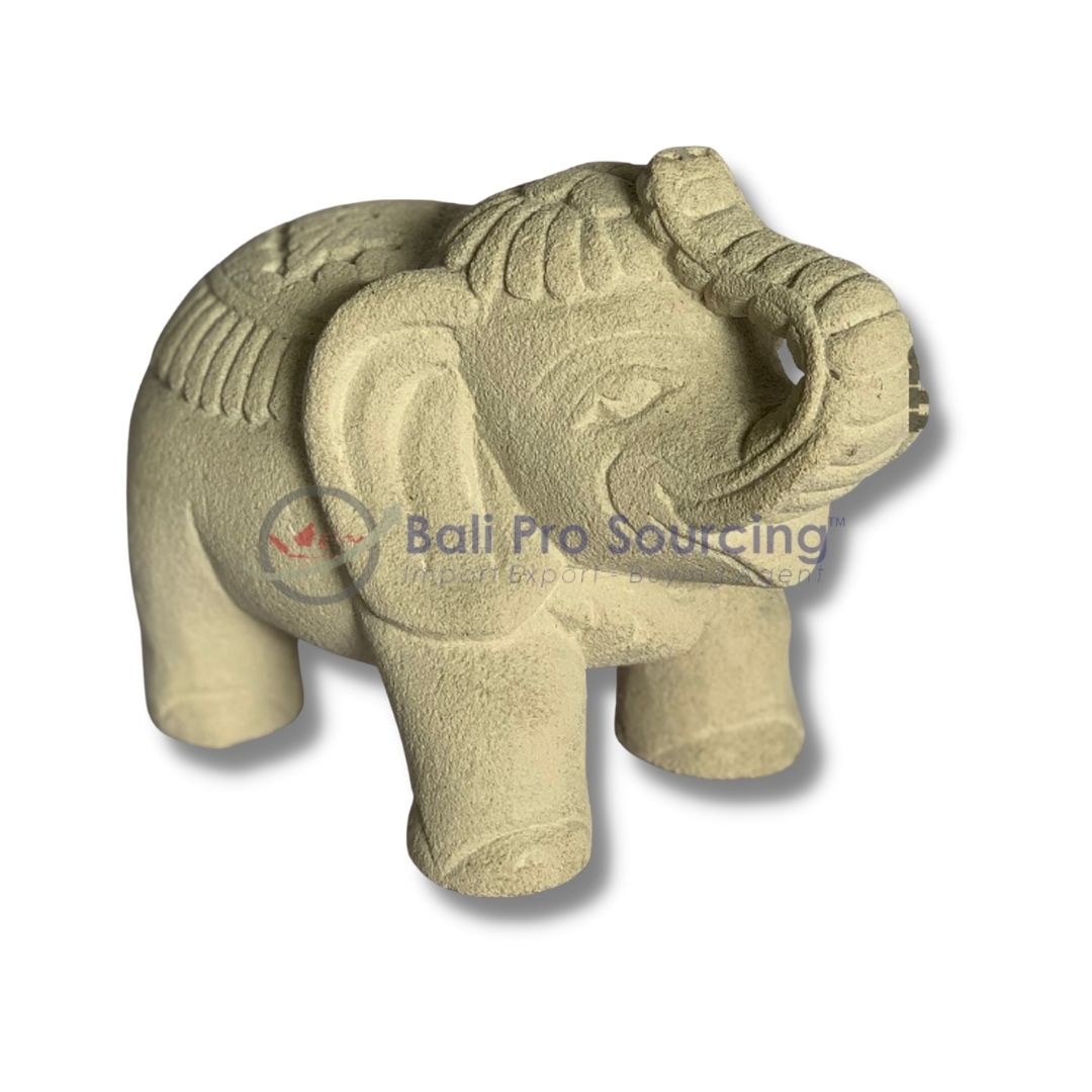 Statue d'éléphant heureux