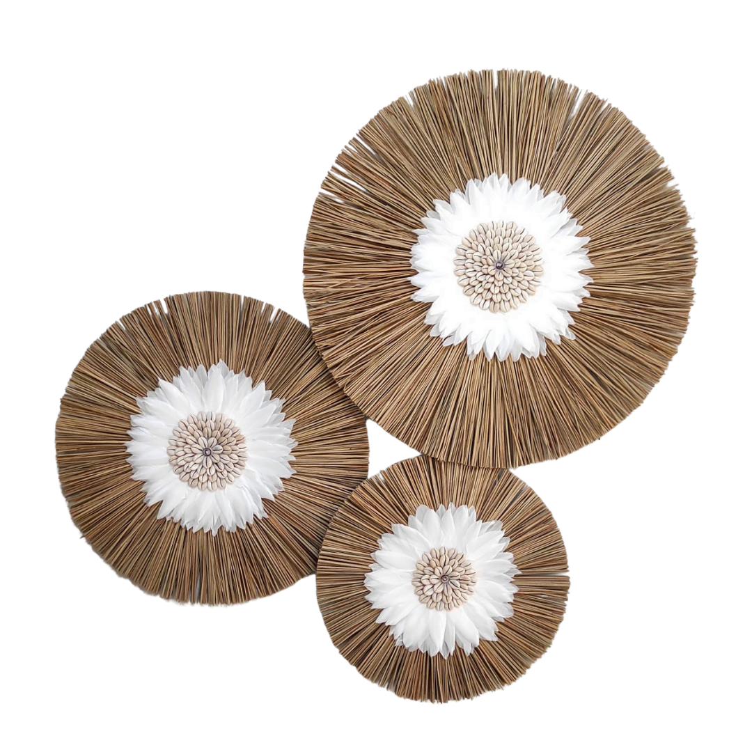 Natural Dried Grass With Seashells