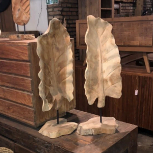 wooden leaf stand
