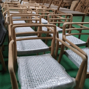 09. Julia Arm Chair