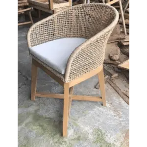 Curver chair with cushion
