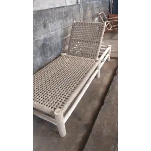 Acent Chaise Lounge